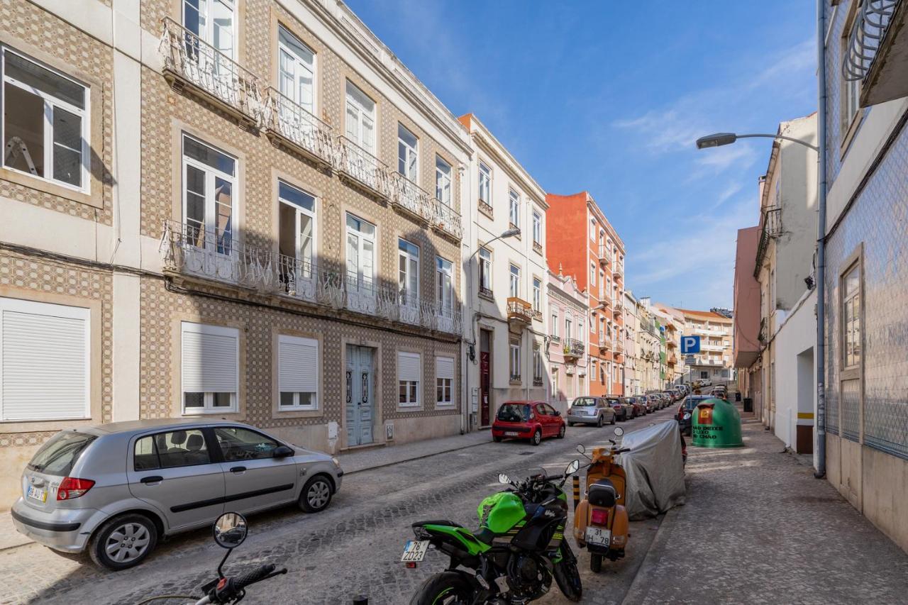 Akicity Campolide Selected Apartment Lisbon Bagian luar foto